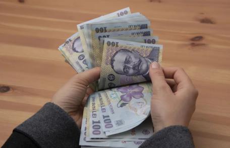 Salariul de bază minim brut pe ţară se majorează la 3.300 lei începând cu 1 octombrie 2023