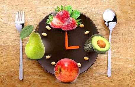 Cât de sănătos e să mâncăm fructe pe stomacul gol