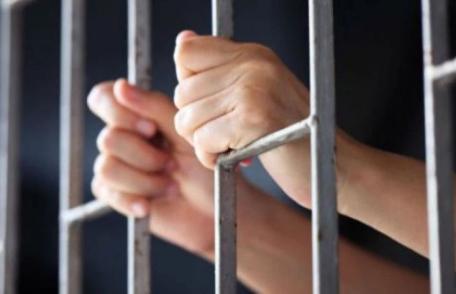 Un bărbat din Bălușeni a fost încarcerat după ce a încălcat obligațiilor impuse prin arestul la domiciliu