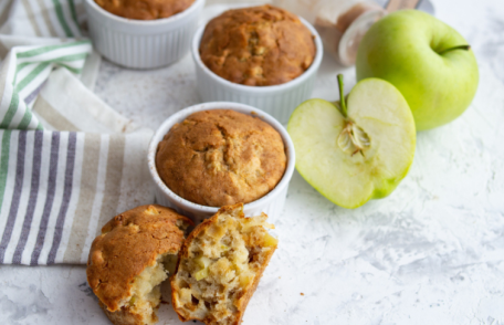 Muffins cu mere și fulgi de ovăz