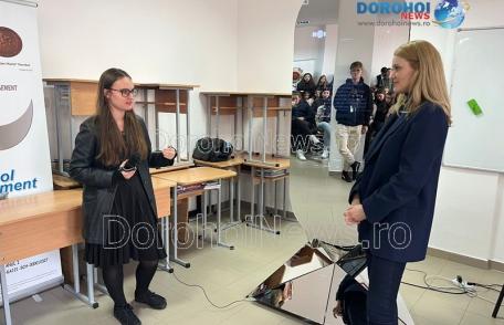 Robotul Ion, primul consilier guvernamental bazat pe inteligență artificială, a ajuns la Dorohoi – FOTO