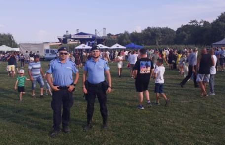 Jandarmii vor asigura ordinea și siguranța la meciurile de fotbal, manifestările religioase și cultural artistice din județ