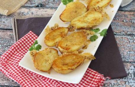 Cartofi crocanți cu parmezan