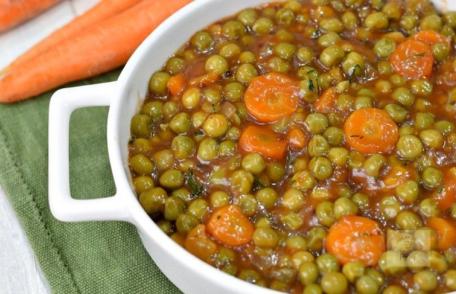 Mâncare de mazăre cu morcovi