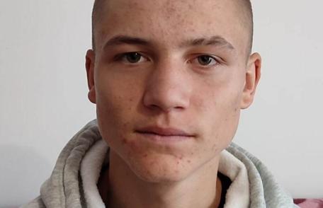 Apel al polițiștilor către cetățeni! Tânăr de 17 ani, din Dorohoi, dat dispărut de la domiciliu