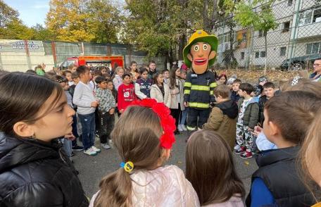 Exercițiu de evacuare la Școala Gimnazială nr. 13 din municipiul Botoșani - FOTO