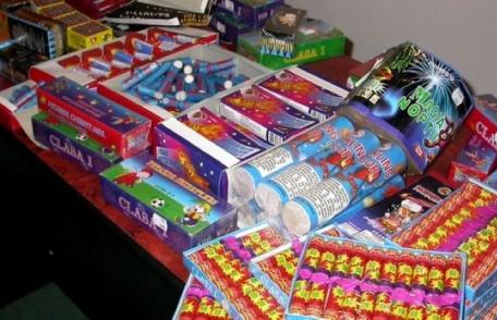 Articole pirotehnice confiscate de polițiști în Piața Centrală. Vânzătorul s-au ales cu dosar penal