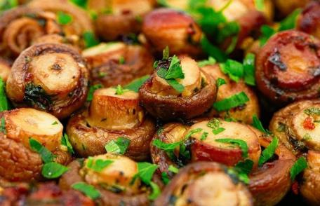 Ciuperci cu usturoi la cuptor