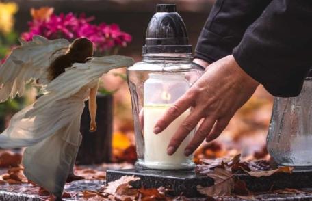 Rugăciune pentru iertarea păcatelor celor adormiţi. Se rosteşte de Moşii de toamnă