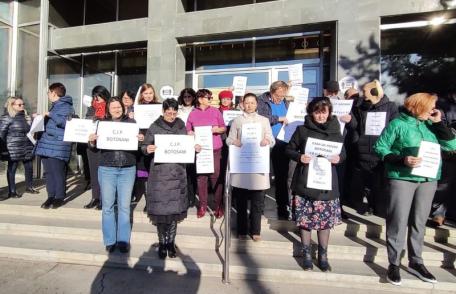 Angajații Casei de Pensii Botoșani au intrat în cea de-a doua săptămână de grevă