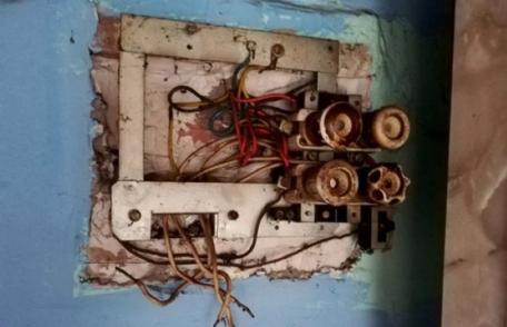 ISU Botoșani: Un sfert din incendiile din acest an au fost provocate de instalațiile electrice subdimensionate, defecte sau improvizate