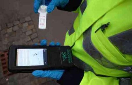 Dosar penal pentru un tânăr depistat de polițiști având asupra sa substanțe interzise