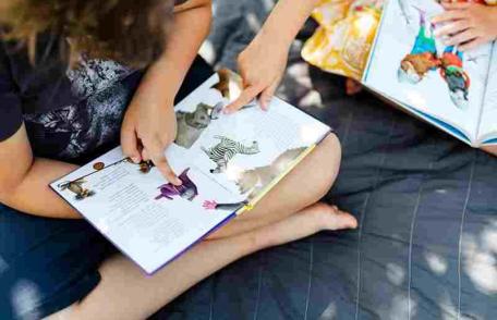 Îmbunătățirea sănătății mentale prin citit