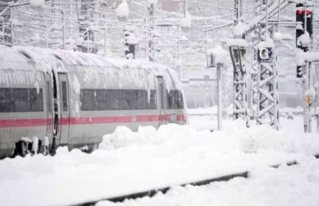 Iarnă grea în vestul Europei. Zboruri anulate și școli închise, iar prognoza nu vine cu vești mai bune