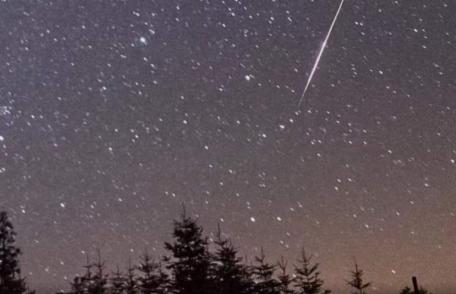 Ploaie de stele pe cerul României, începând de luni seară. Nopțile în care se vor vedea peste 1.000 de meteori colorați pe oră