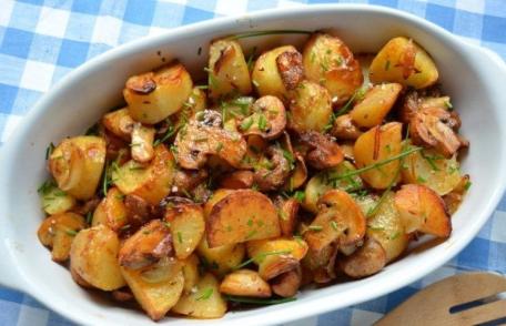 Cartofi la tavă cu ciuperci