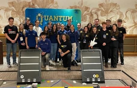 Echipa de robotică North East Dynamics în colaborare cu Quantum Robotics au dat start întâlnirii de la Iași - FOTO