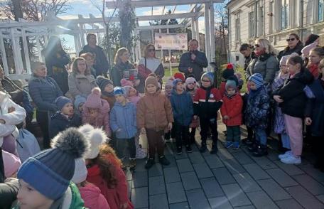 „Povestea celor 1000 de cărți - O bibliotecă magică” proiect lansat de Școala „Ștefan cel Mare” și Grădinița „Albă ca Zăpada” - FOTO