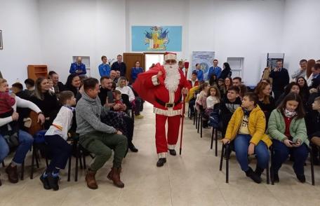 Tradiții și Moș Crăciun! Eveniment devenit de mulți ani o tradiție desfășurat la IJJ Botoșani - FOTO
