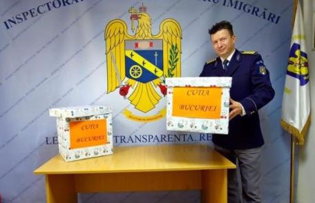 Peste 200 de solicitanți de azil și beneficiari ai unei forme de protecție internațională au primit daruri din partea polițiștilor de imigrări