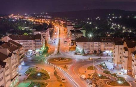 Municipiul Dorohoi va avea un sistem modern de iluminat stradal. A fost semnat contractul de finanțare