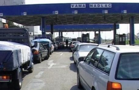 Aglomerație la punctele de trecere a frontierei de Vest. Românii din străinătate se întorc în țară pentru a petrece sărbătorile acasă