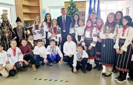 Tradiția colindelor a început în comuna Ibănești - FOTO