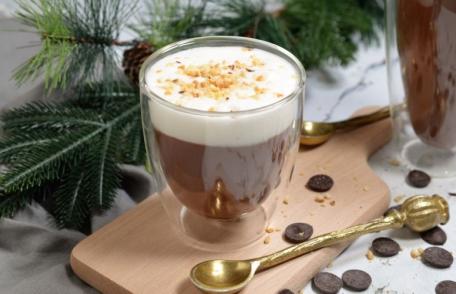 Ciocolată caldă cu frișcă