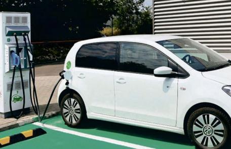 OMV Petrom va cumpăra Renovatio, cea mai mare rețea de încărcare a mașinilor electrice din România