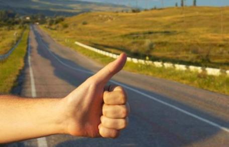 Amendă și suspendarea permisului pentru un bărbat din Dorohoi care transporta persoane contra cost