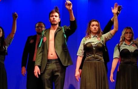 Spectacol „Luceafărul” de Mihai Eminescu la Teatrul „Vasilache” Botoșani - 174 de ani de la nașterea marelui poet – FOTO