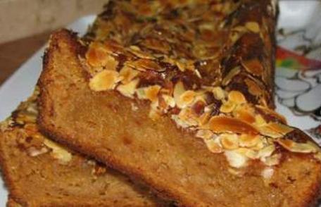 Chec cu miere și migdale crocante