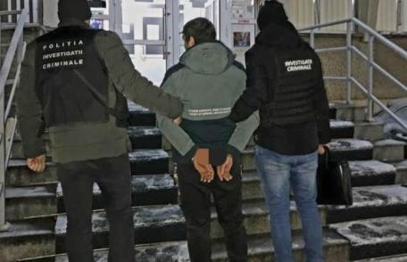Tânăr reținut după ce a intrat peste doi bătrâni pentru a-i jefui, iar în urma loviturilor, un bărbat a decedat 