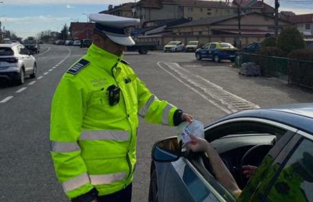 Șofer AMENDAT după ce a fost prins în mașină cu trei persoane luate la „IA-MĂ, NENE”