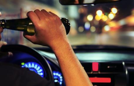 Șoferi prinși de polițiști după ce s-au urcat băuți la volan. Unul dintre ei avea peste 1 mg/l alcool pur în aerul expirat