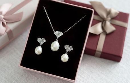 Cadouri elegante și simbolice pentru Ziua Îndrăgostiților - VIDEO / FOTO