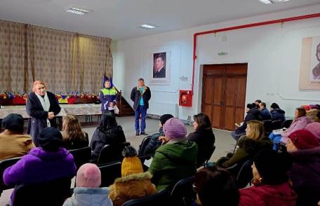 Lectorat cu părinții - grijă față de copiii ibăneșteni! FOTO