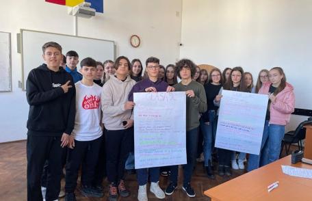 Ziua Internațională a Cititului Împreună 2024 la Colegiul Național „Grigore Ghica” Dorohoi - FOTO