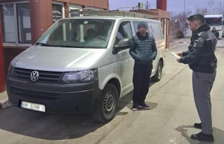 Autovehicul radiat din circulaţie, descoperit la trecerea frontierei în PTF Stânca