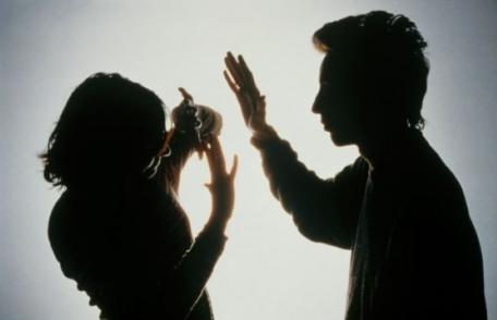 Polițiștii au emis un ordin de protecție asupra unui tânăr din Botoșani care își amenința cu violență concubina