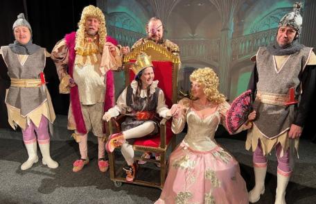 Teatrul „Vasilache” Botoșani vă invită să vizionați spectacolul „Croitorașul cel viteaz” - FOTO