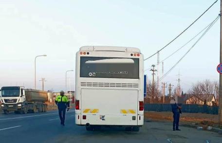 Șofer depistat sub influența alcoolului, în timp ce efectua transport public de persoane