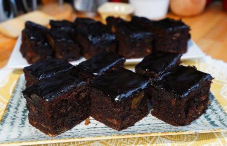 Prăjitură cu nucă, gem și cacao - de post