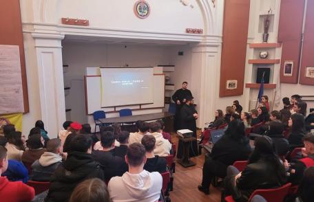 Dezbatere Provita: „Darul Vieții, Taină și Adevăr” în liceele Dorohoiene – FOTO