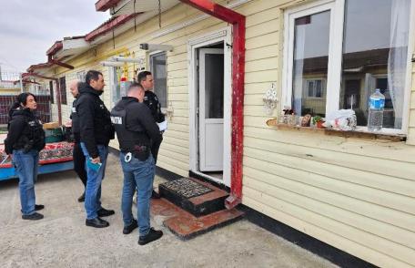 Acțiune a polițiștilor din Dorohoi, pentru siguranța cetățenilor. Haine și țigarete Duty Free confiscate - FOTO