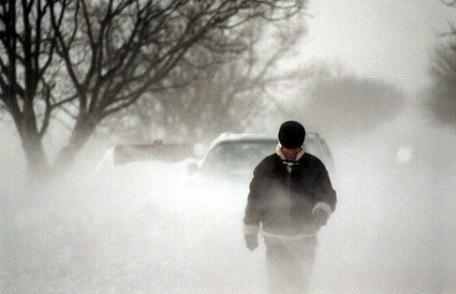 Riscăm să rămânem cu drumurile județene înzăpezite