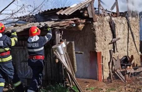 Bucătărie în flăcări de la mâncarea uitată pe foc - FOTO