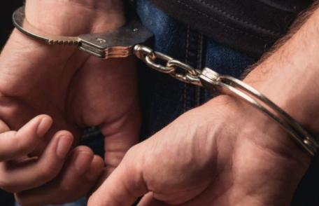 Tânăr reținut de polițiști după ce a fost prins în trafic băut și fără permis de conducere