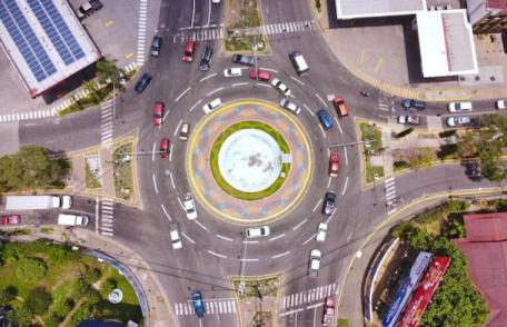 Legea uitată de mulți. Este interzis pentru șoferii care ajung în intersecție