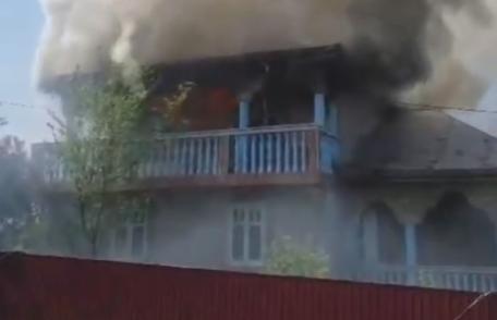 Femeie din Carasa ajunsă cu arsuri la spital după ce un incendiu i-a cuprins casa